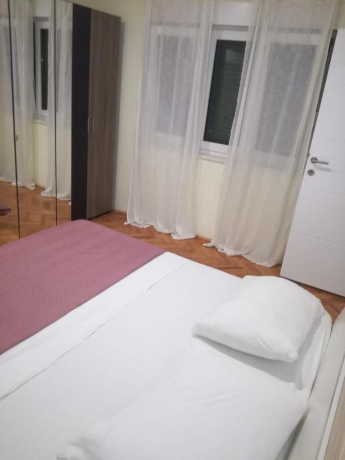 Apartmani Ivica Martić Duće Exterior foto