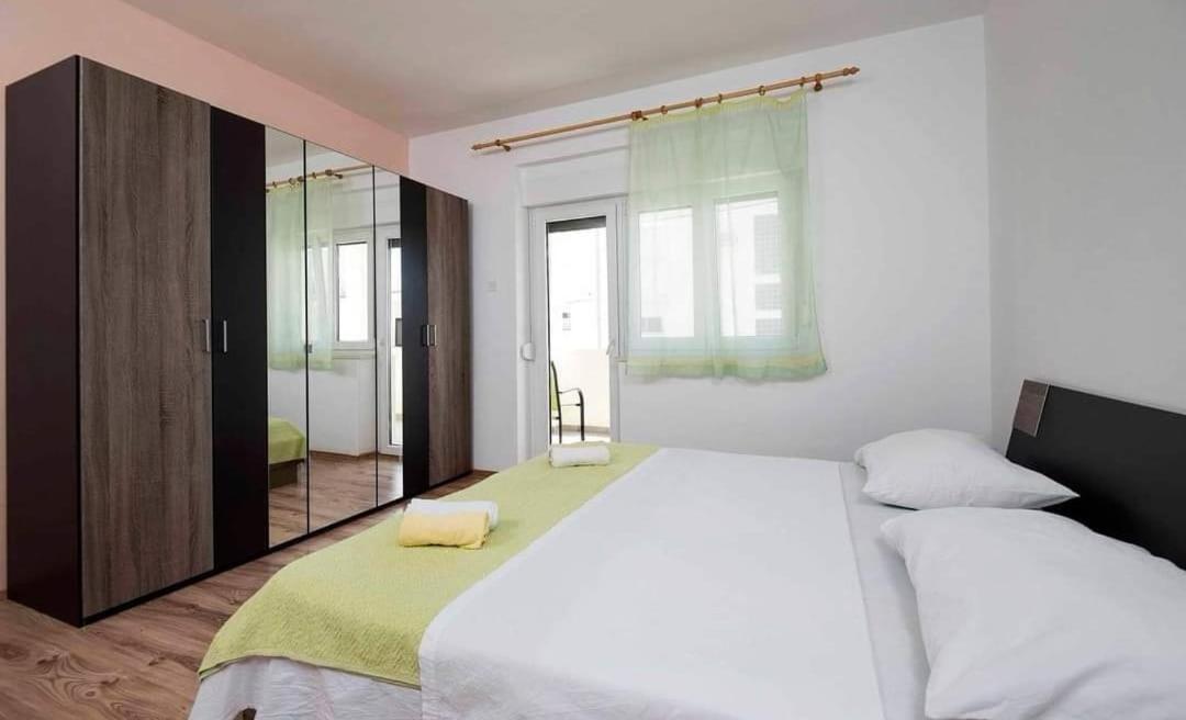 Apartmani Ivica Martić Duće Exterior foto