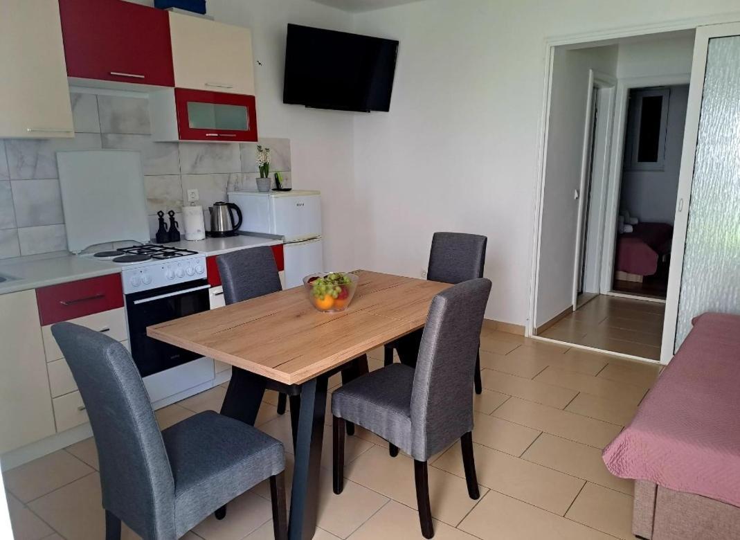 Apartmani Ivica Martić Duće Exterior foto