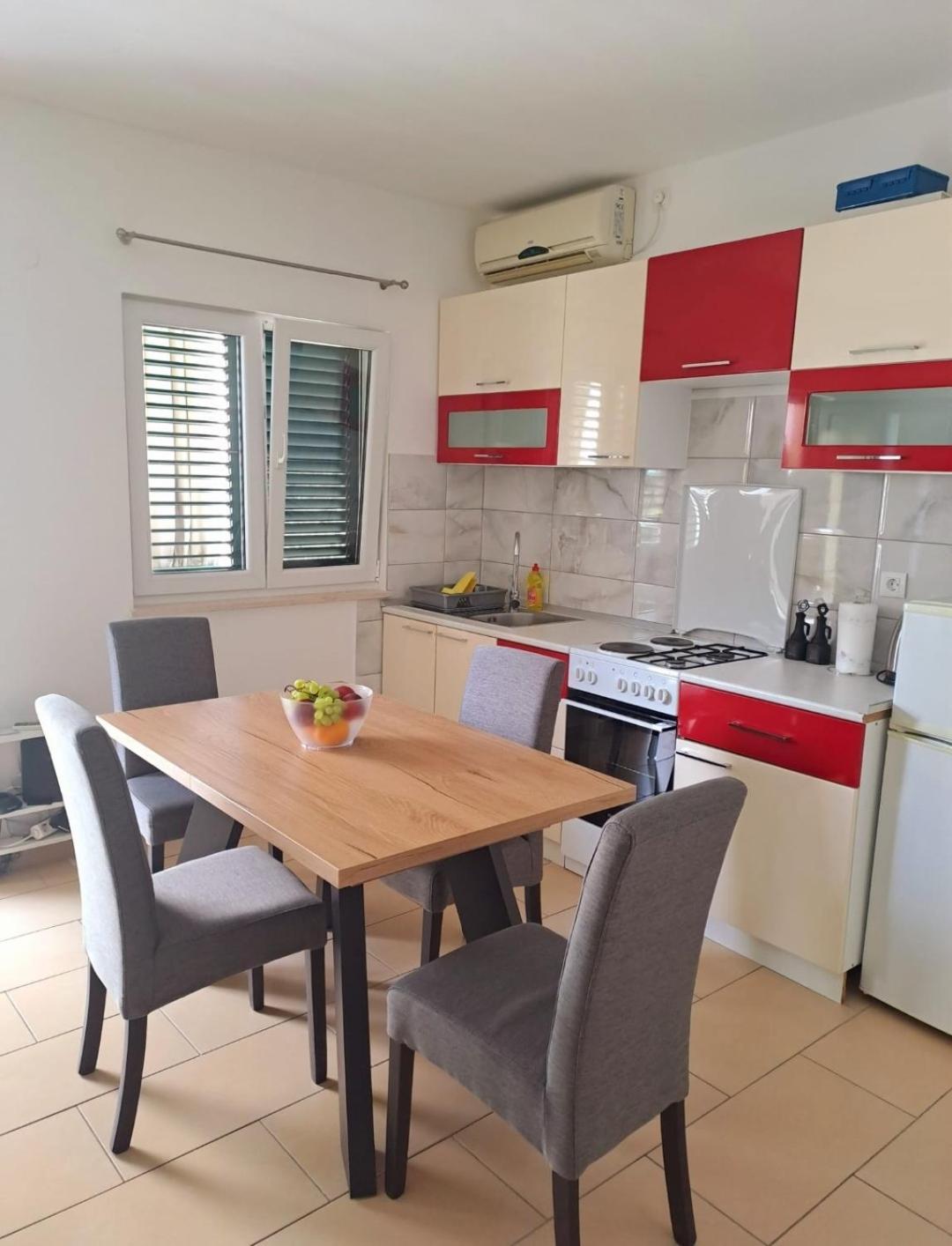 Apartmani Ivica Martić Duće Exterior foto